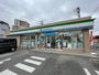 コンビニ　ファミリーマート緑境松店（コンビニ）まで584m