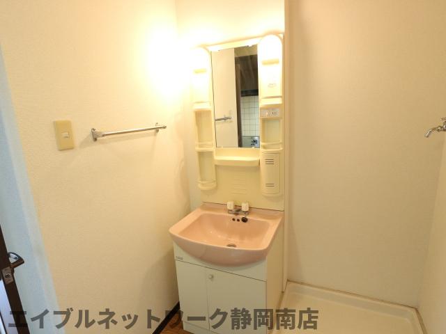 洗面設備　忙しい朝には欠かせない洗面所です