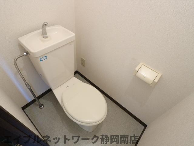 トイレ　落ち着いたトイレです