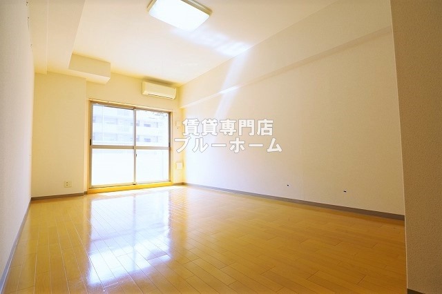 その他部屋・スペース　別角度からの洋室です！
