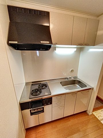 キッチン　コンロ2口付のシステムキッチンです。