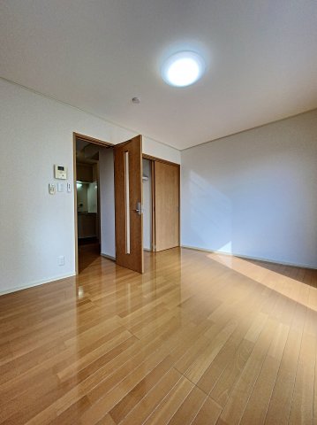 その他部屋・スペース　清潔感のあるフローリングのお部屋です