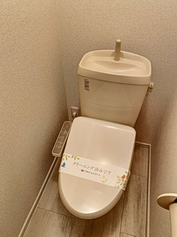 トイレ　温水洗浄便座付トイレ