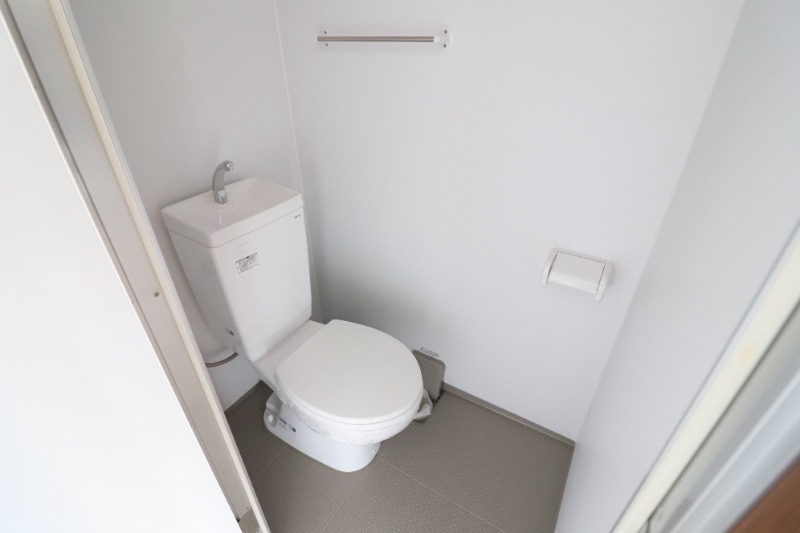 トイレ　※写真・パノラマは３０５号室を使用しています。