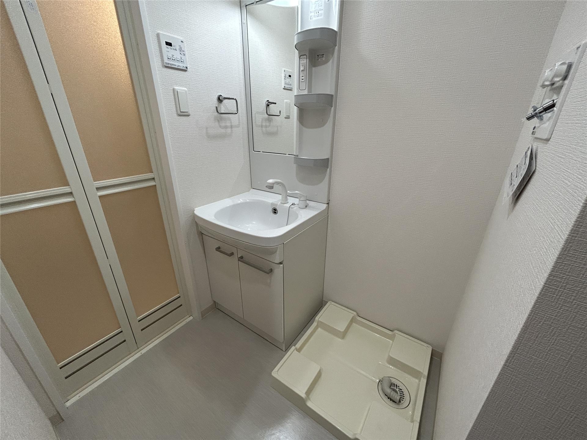 洗面設備　シャンプードレッサー付きです
