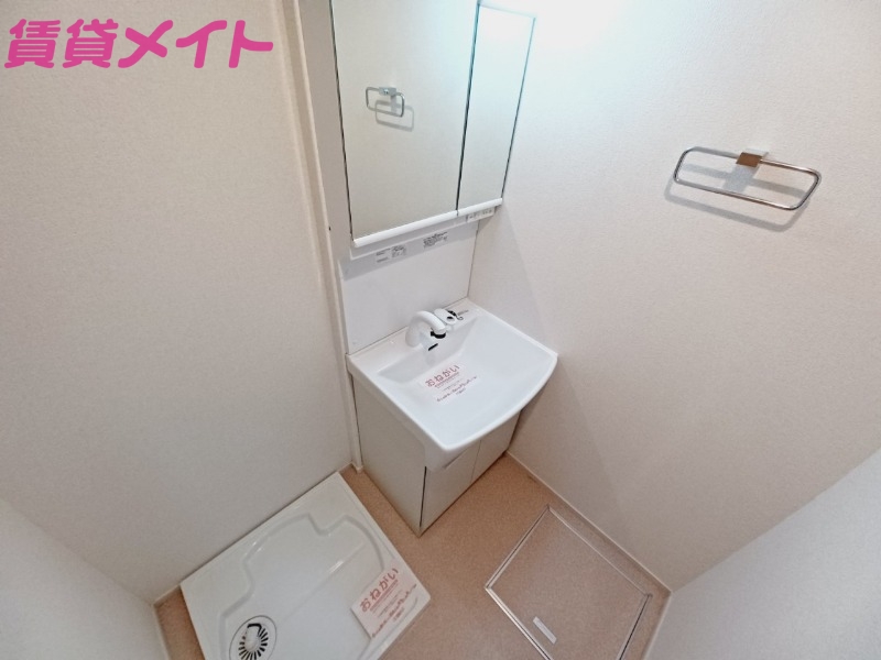 洗面設備　別部屋参考写真です