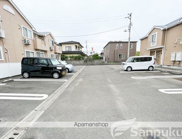 駐車場　駐車場