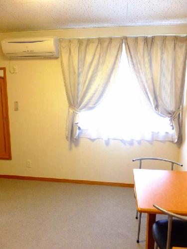 レオパレスカワシマIIの居間写真
