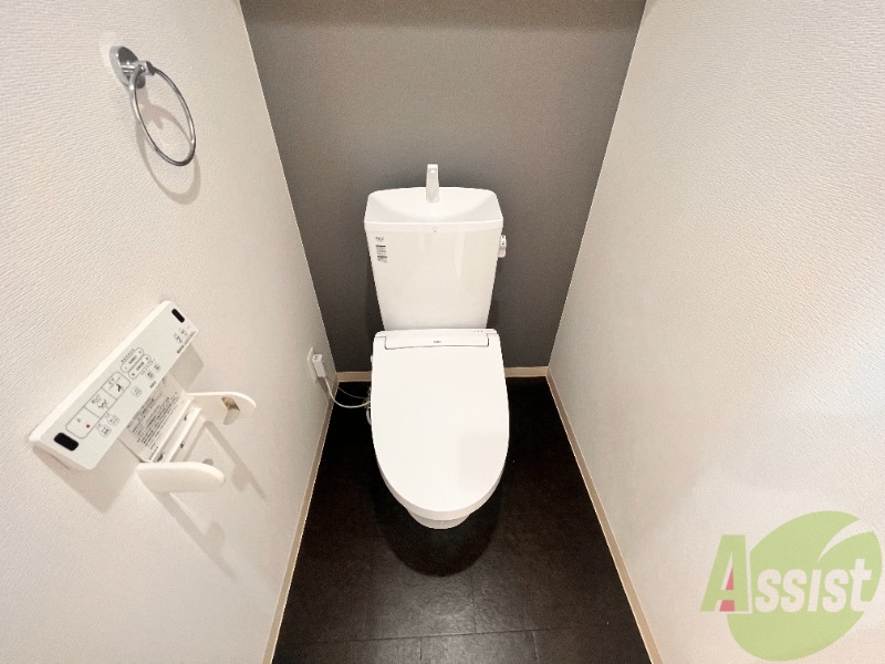 トイレ　温水洗浄便座付きのトイレは、使用しやすくうれしいですね。