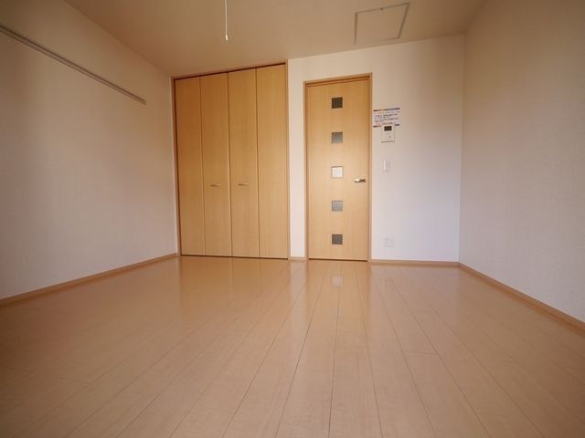 その他部屋・スペース　★6帖の明るい洋室です★