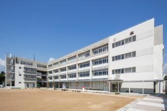 小学校　西宮市立香櫨園小学校（小学校）まで722m