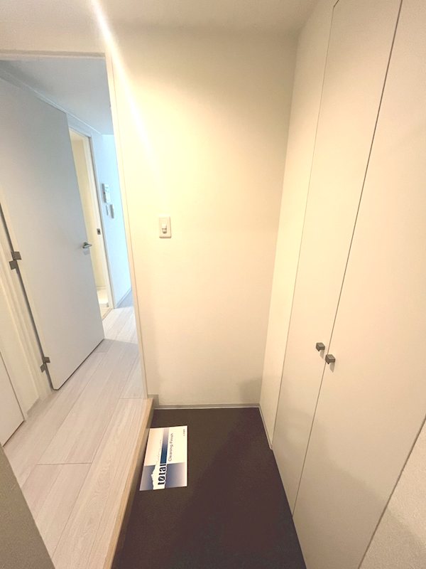 玄関　※別号室の参考写真です。