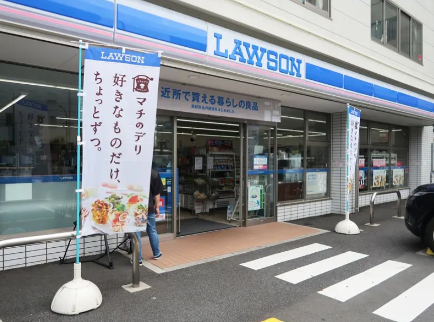 コンビニ　ローソン江東東雲店（コンビニ）まで675m