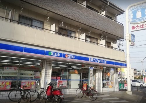 コンビニ　ローソン JR八田駅前店（コンビニ）まで389m