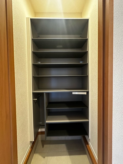 玄関　奥行きのあるシューズクロークで玄関もキレイに片付きます☆靴だ