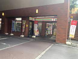 コンビニ　セブンイレブン渋谷代々木2丁目店（コンビニ）まで85m