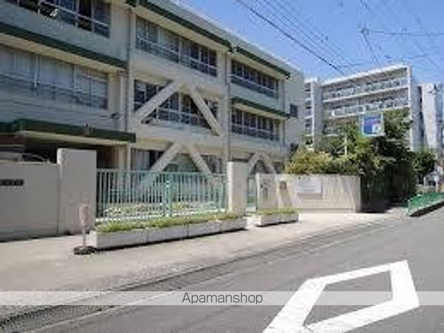 小学校　茨木市立中条小学校（小学校）まで238m