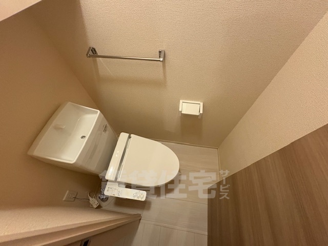 ＪＲ山陽本線 西明石駅 徒歩26分 3階建 築8年のトイレ写真