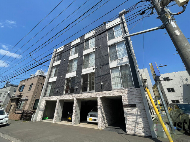 建物外観　札幌市中央区南８条西「ｆａｉｒｙｌｕｌｕ」