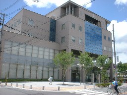 図書館　河内長野市立図書館（図書館）まで176m