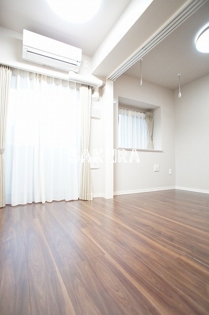 居室・リビング　開放感のあるゆったりとしたお部屋です♪