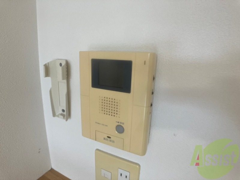 セキュリティ　モニタ付インターホンです。セキュリティ面も安心ですね！