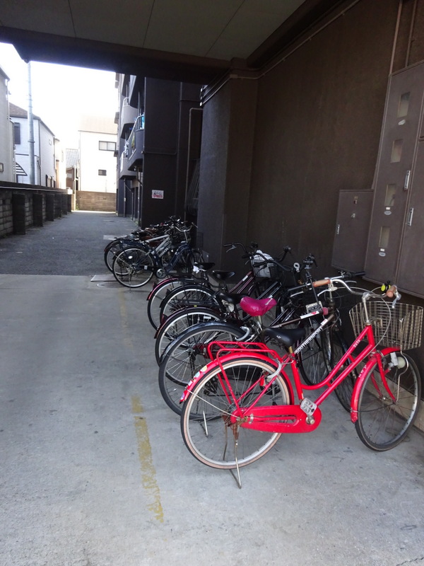 駐車場　自転車置き場