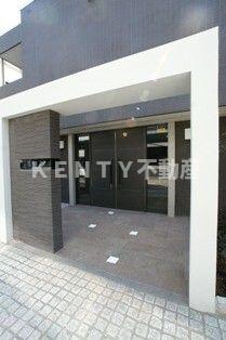 エントランス　落ち着いたエントランスです