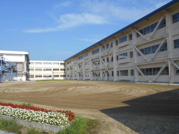 中学校　駄知中学校（中学校）まで3300m
