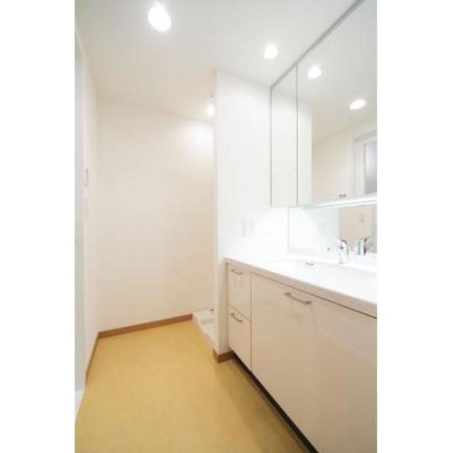 洗面設備　※写真は同タイプ住戸です。