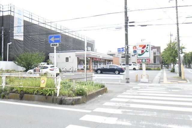 コンビニ　セブンイレブン南越谷5丁目店（コンビニ）まで209m