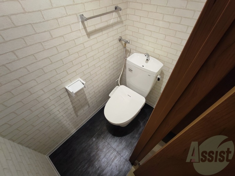 トイレ　こちらはトイレです。清潔感があり、安心して使用できます。