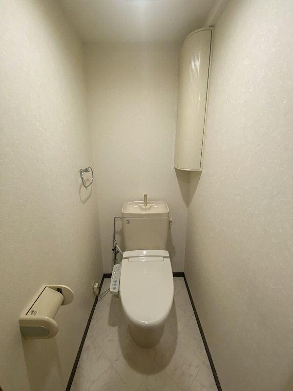 トイレ　ウォシュレット付き（同間取り別部屋の参考写真です）