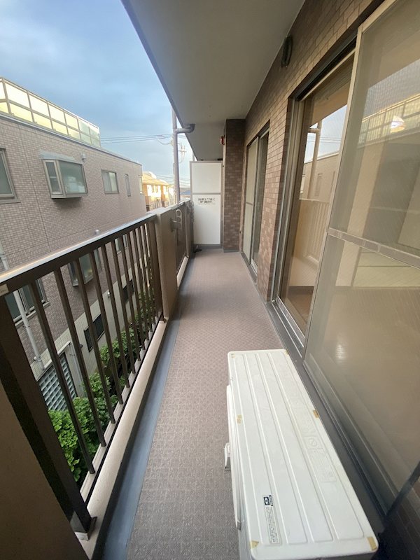 バルコニー　南東向き（同間取り別部屋の参考写真です）