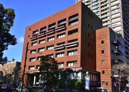 役所　横浜市中区役所（役所）まで639m