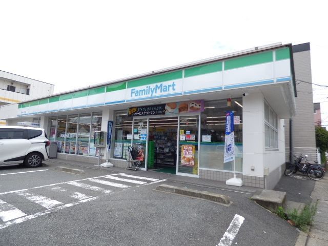 コンビニ　ファミリーマート南行徳三丁目店（コンビニ）まで390m