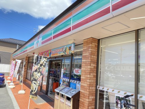 コンビニ　セブンイレブンみよし三好町店（コンビニ）まで739m