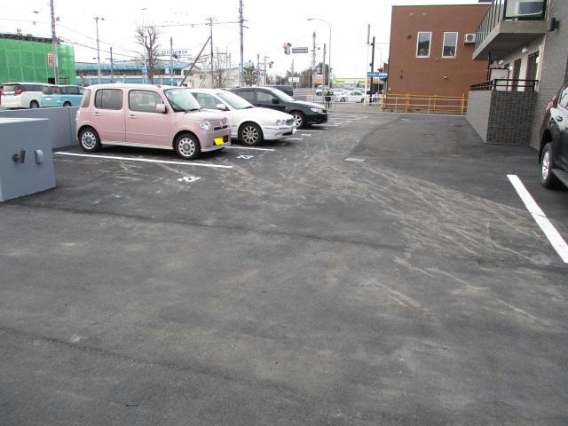 駐車場　駐車場