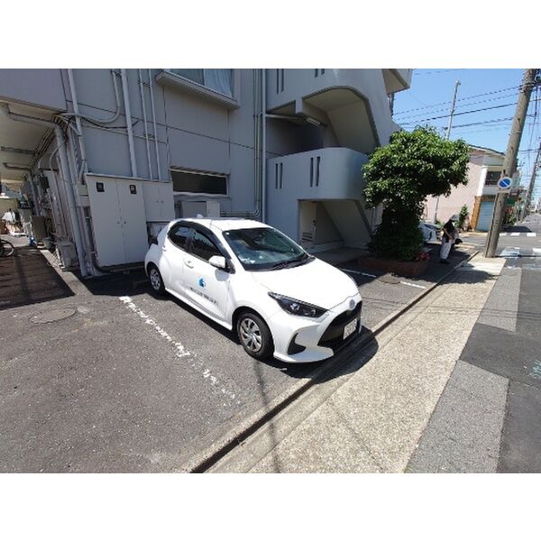 駐車場　東道路側敷地内駐車場2台
