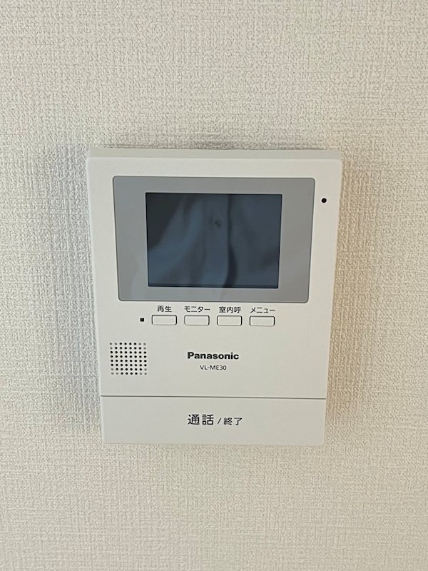 セキュリティ　女性の方でも安心のモニター付きインターホン♪