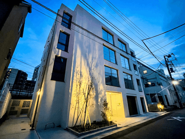 ＪＲ山手線 代々木駅 徒歩7分 4階建 築4年の外観写真