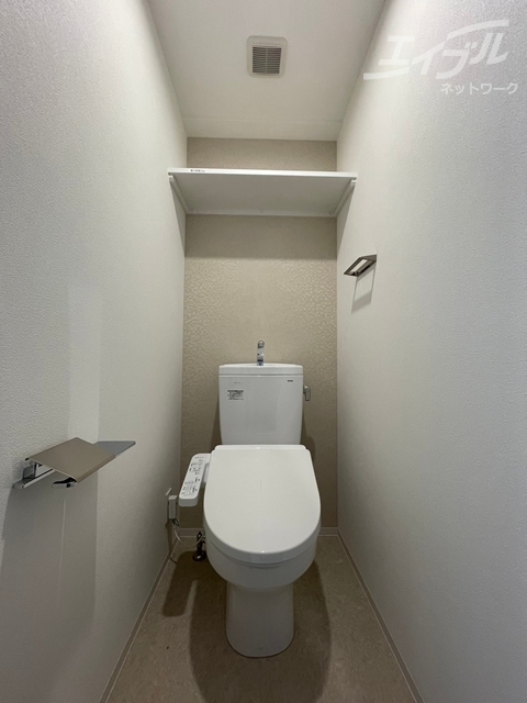トイレ　洗浄付きトイレです。