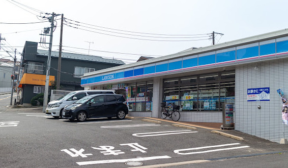 コンビニ　ローソン 港南大久保二丁目店（コンビニ）まで400m