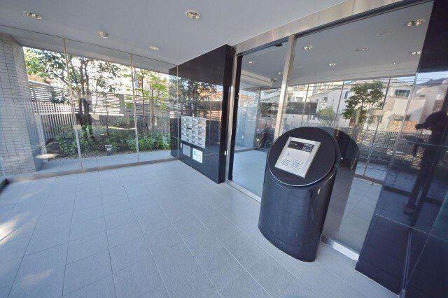 エントランス　オートロック完備