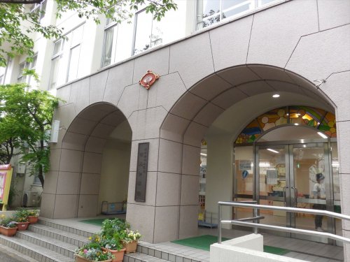 小学校　中央区立有馬小学校（小学校）まで569m