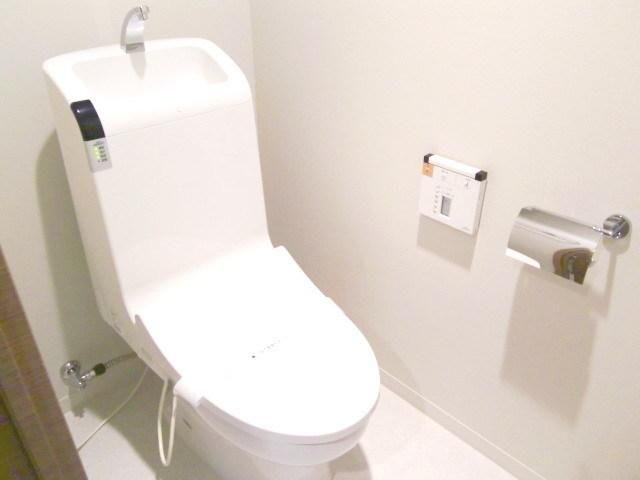 トイレ　★ウォシュレット付きのトイレです★