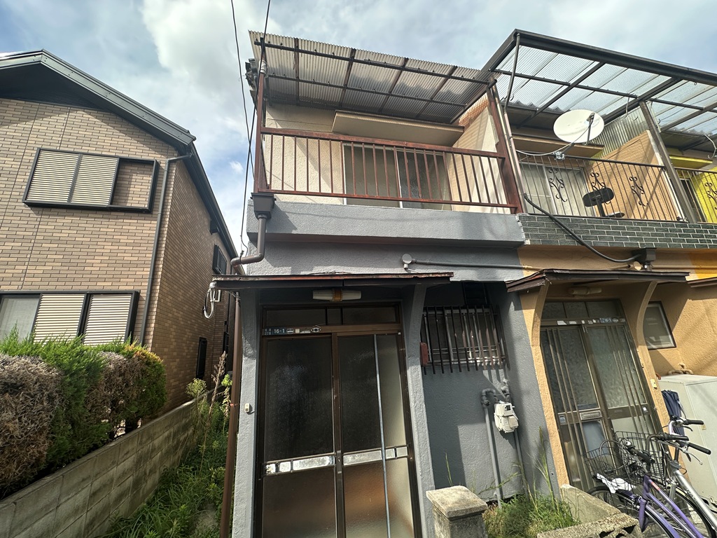 寝屋川市堀溝2-16-1 2階建テラス