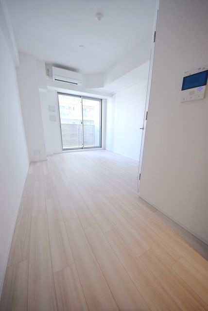 居室・リビング　※別部屋の参考写真です。