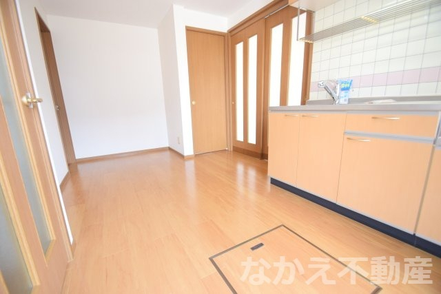 ＪＲ牟岐線 中田駅 徒歩34分 2階建 築26年の居間写真