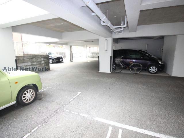 駐車場　駐車場